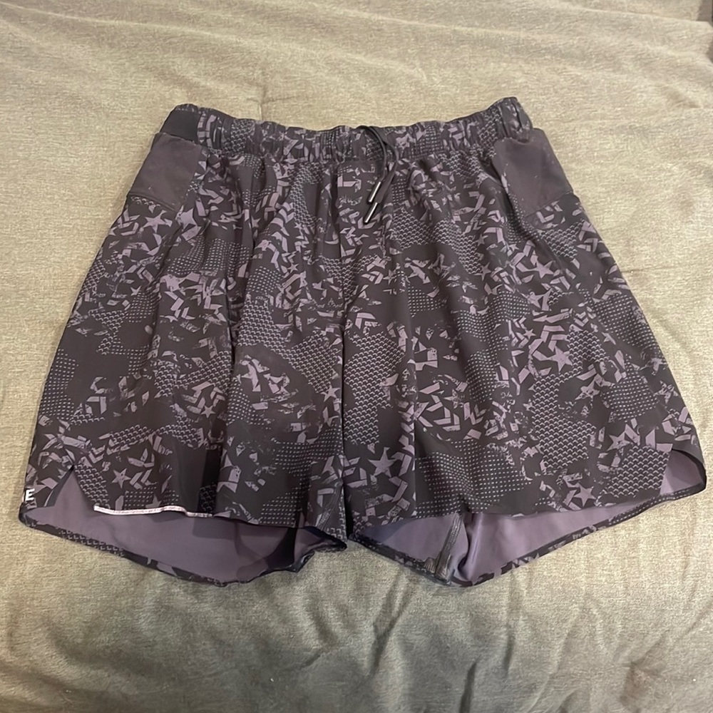 Lululemon Surge Shorts 6 Inch Inseam - Barry’s Edition